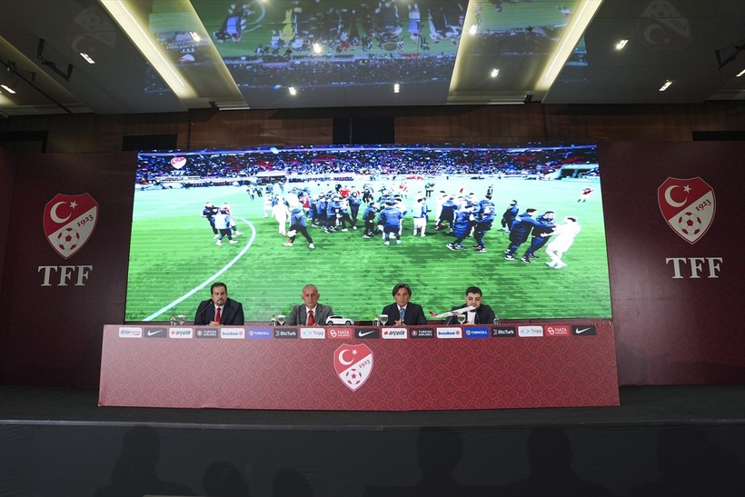 Montella bir ilki başardı! Yeni sözleşmeyi imzalarken ricasını söyledi - Resim : 5