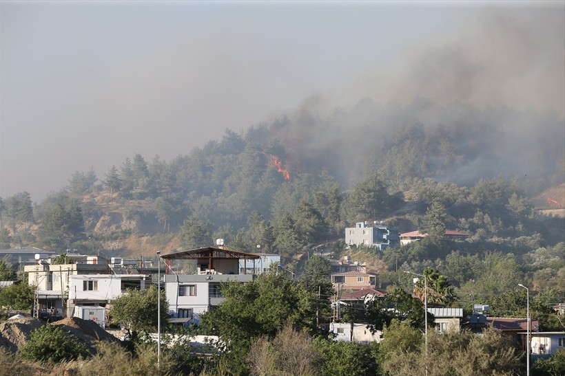 Hatay'da orman yangını: 3 mahallede 160 hane boşaltıldı - Resim : 2