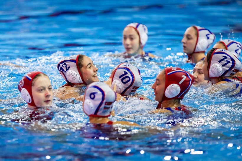 Türkiye U16 Kadın Sutopu Milli Takımı 4’te 4 yaptı çeyrek finale kaldı - Resim : 1