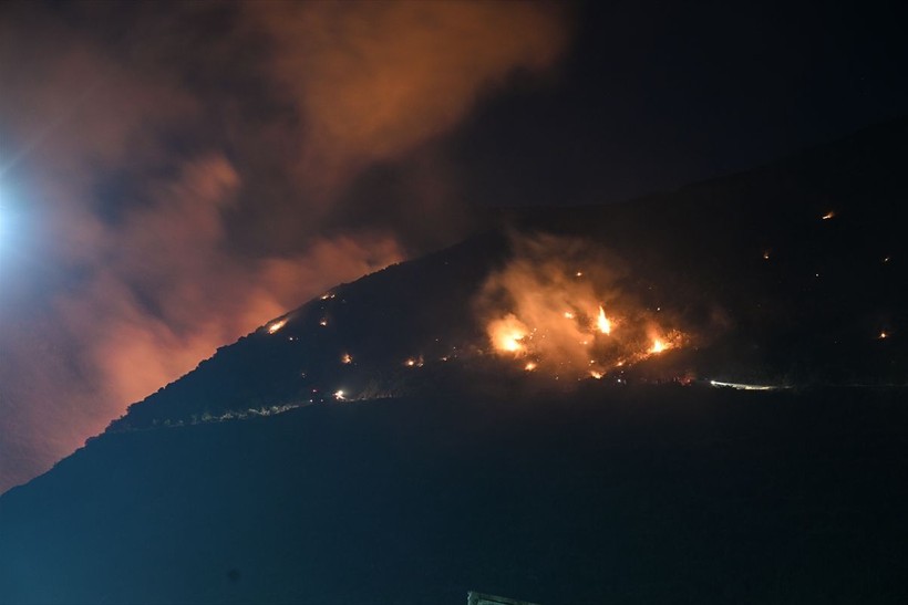 Hatay'ın kötü talihi! Depremlerden sonra yangın: Alevlerle mücadele devam ediyor - Resim: 14