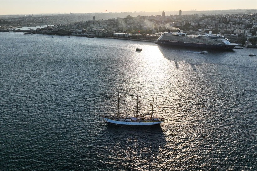 İstanbul Boğazı'ndan tarihi yelkenli Nava Scoala Mircea geçti - Resim: 8