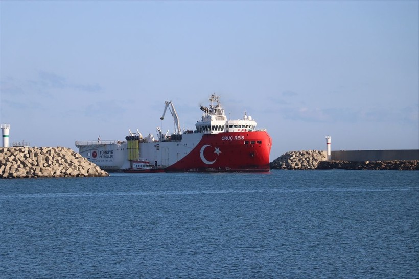 Oruç Reis Sismik Araştırma Gemisi, Filyos Limanı'na demirledi - Resim: 2