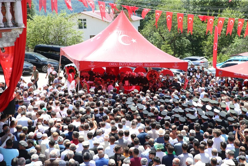 Türkiye kahramanlarına veda ediyor! - Resim : 13