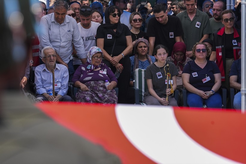 Türkiye kahramanlarına veda ediyor! - Resim : 8
