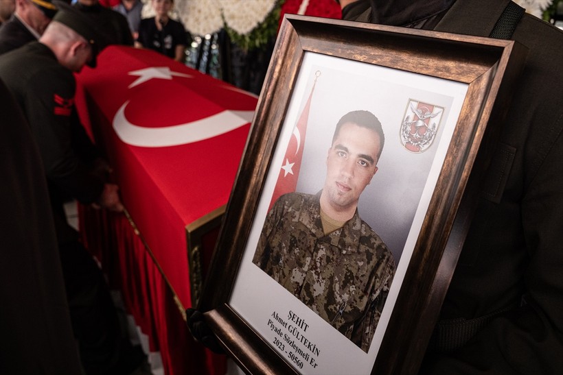 Türkiye kahramanlarına veda ediyor! - Resim : 15