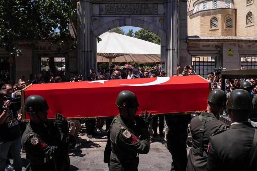 Türkiye kahramanlarına veda ediyor! - Resim : 17
