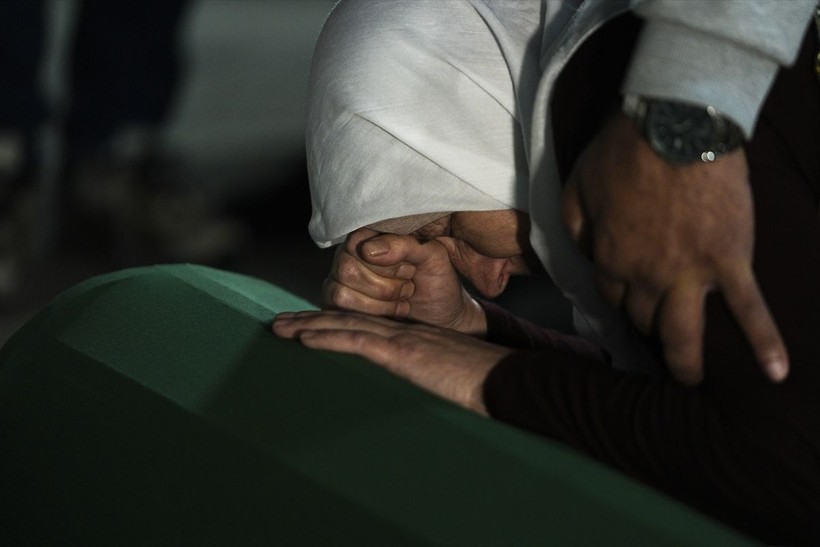 Srebrenitsa Soykırımı’nın 30’uncu yılında toprağa verilecek 7 cenaze, gözyaşlarıyla karşılandı - Resim: 12