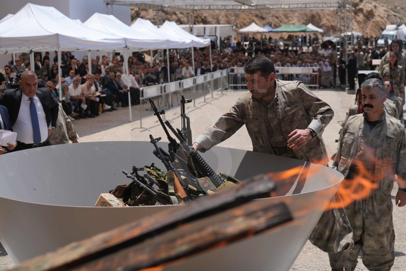 Terörsüz Türkiye sürecinde tarihi gün! PKK silah bıraktı - Resim : 3