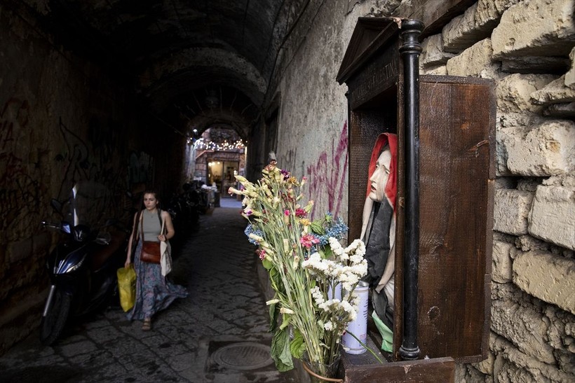 Napoli’de Madonna heykeli Filistinli kadına dönüştürüldü - Resim: 11