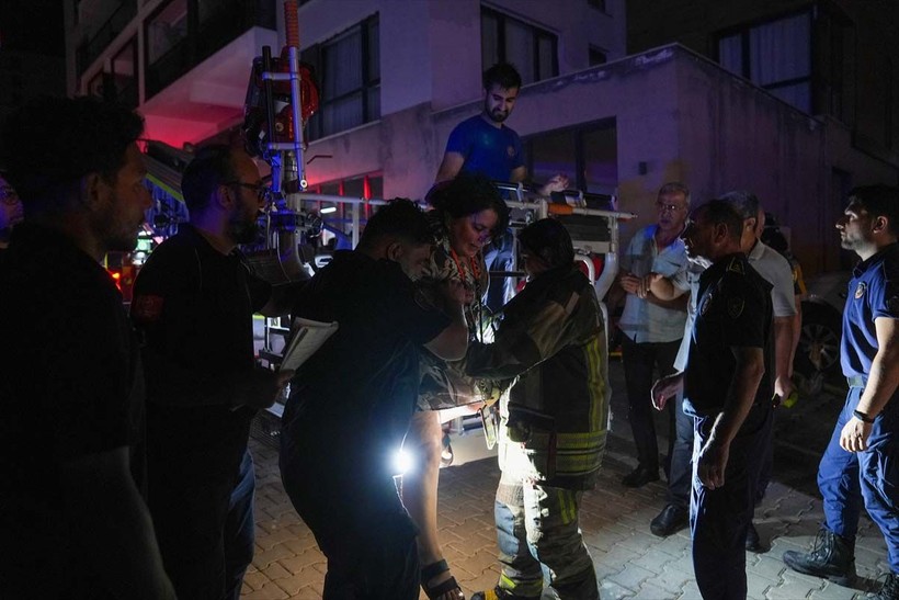 Ankara'da 26 katlı binada yangın faciası! 1'i bebek 3 kişi can verdi - Resim: 25