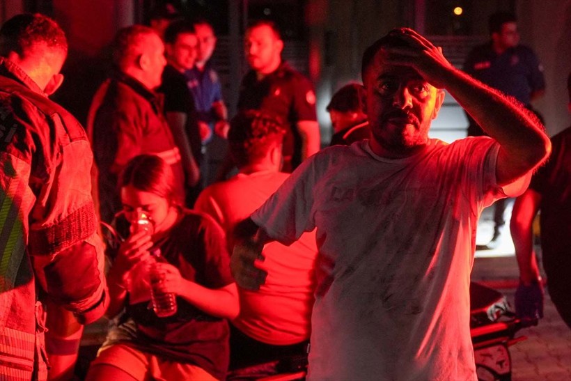 Ankara'da 26 katlı binada yangın faciası! 1'i bebek 3 kişi can verdi - Resim: 24