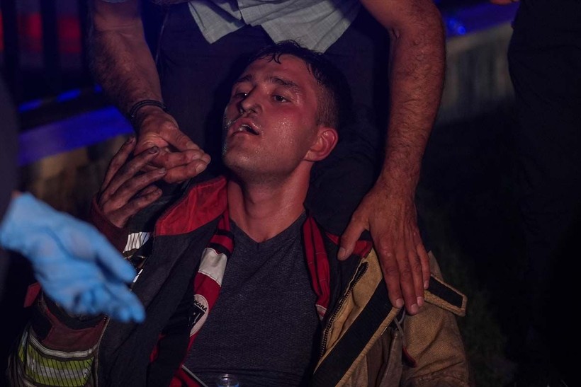 Ankara'da 26 katlı binada yangın faciası! 1'i bebek 3 kişi can verdi - Resim: 12