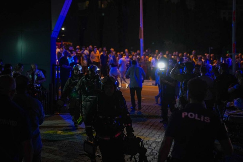 Ankara'da 26 katlı binada yangın faciası! 1'i bebek 3 kişi can verdi - Resim: 11