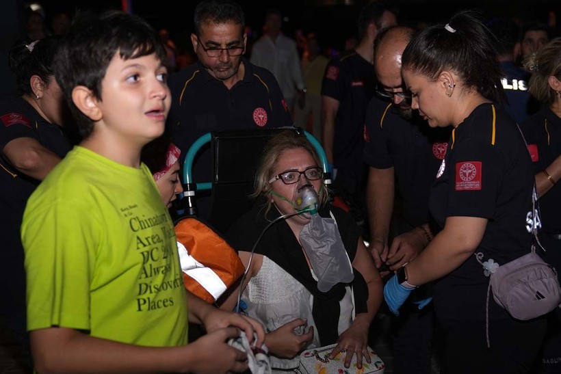 Ankara'da 26 katlı binada yangın faciası! 1'i bebek 3 kişi can verdi - Resim: 7