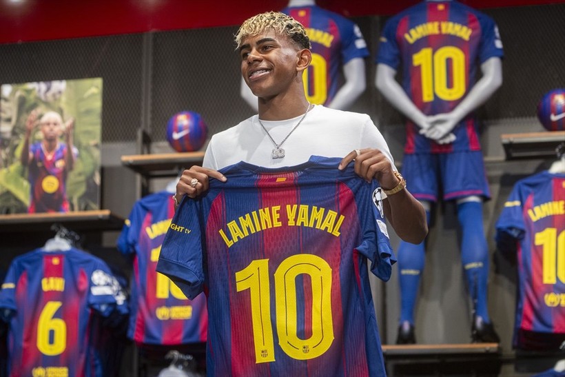 Barcelona'da 10 numara Lamine Yamal'ın - Resim: 2