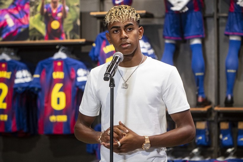 Barcelona'da 10 numara Lamine Yamal'ın - Resim: 11