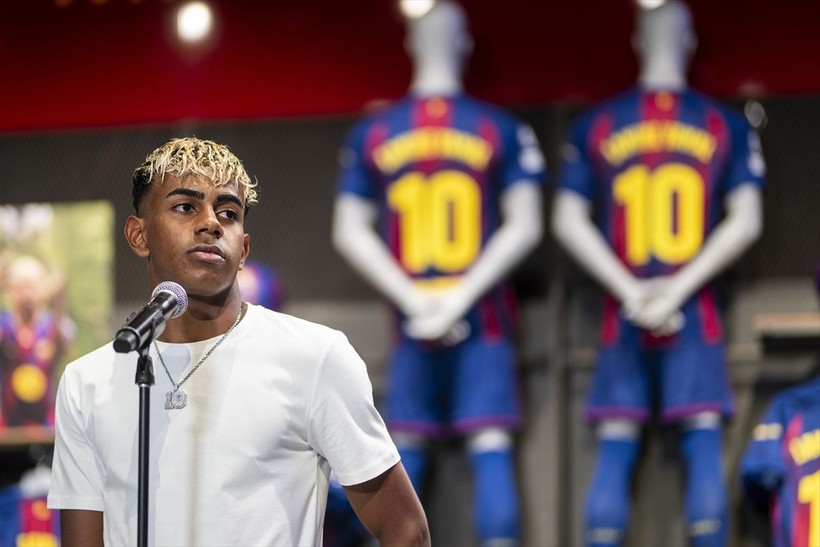 Barcelona'da 10 numara Lamine Yamal'ın - Resim: 12