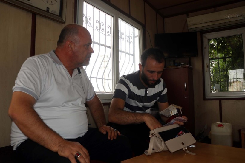 Otobüs şoförü, aracında unutulan içinde para ve altın olan çantayı sahibine ulaştırdı - Resim: 8