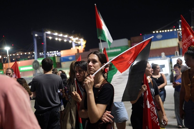 Yunanistan'da İsrail protestosu! Ülke sınırları üzerinden malzeme götürülmemesi için eylem yaptılar - Resim: 5