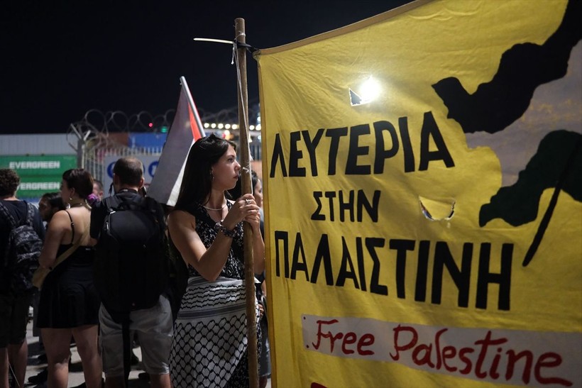Yunanistan'da İsrail protestosu! Ülke sınırları üzerinden malzeme götürülmemesi için eylem yaptılar - Resim: 12