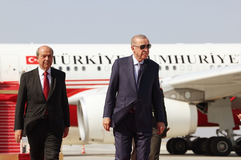 Cumhurbaşkanı Erdoğan'ı KKTC'de F-16'lar karşıladı - Resim : 3