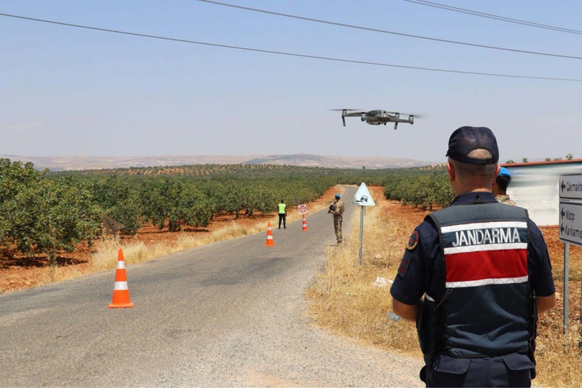 Gaziantep'te antep fıstığı hırsızlığına karşı jandarma nöbette - Resim : 1