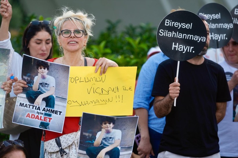 Mattia Ahmet Minguzzi'nin annesi Bakırköy'de oturma eylemi yaptı - Resim: 2