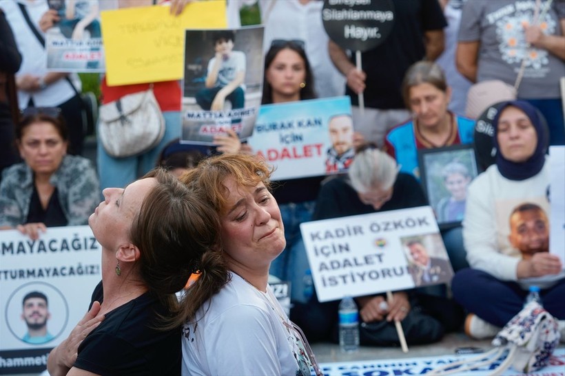 Mattia Ahmet Minguzzi'nin annesi Bakırköy'de oturma eylemi yaptı - Resim: 5