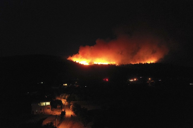 İzmir Urla'da orman yangını - Resim: 4