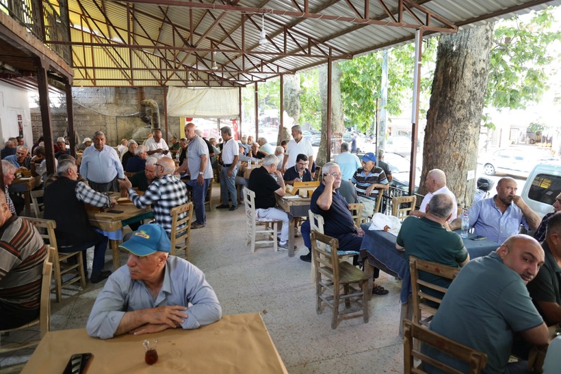 Adana'da hissedilen sıcaklık 52 derece! 220 binlik ilçeye 450 bin kişi geldi - Resim : 1