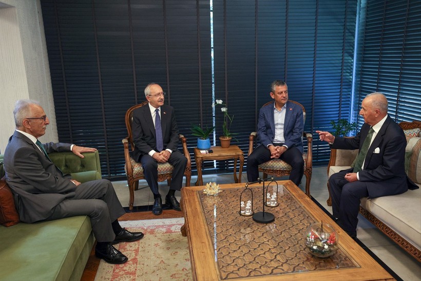 CHP Genel Başkanı Özel'den Kemal Kılıçdaroğlu'na taziye ziyareti - Resim : 2