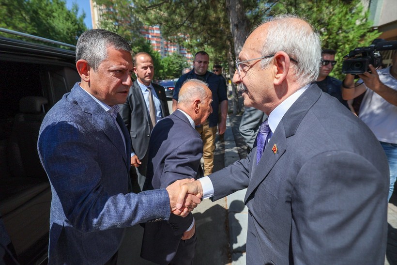 CHP Genel Başkanı Özel'den Kemal Kılıçdaroğlu'na taziye ziyareti - Resim : 1
