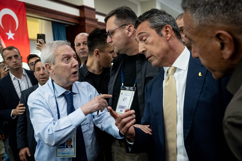 Fenerbahçe Divan Kurulu'nda gergin anlar: Ali Koç ve Aziz Yıldırım olaya müdahale etti - Resim : 1