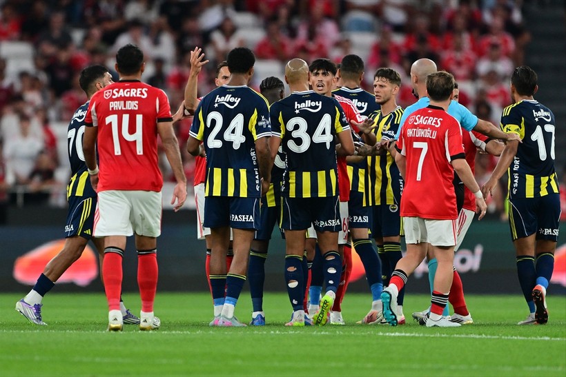 Fenerbahçe hazırlık maçında Benfica'ya 3-2 yenildi - Resim : 2