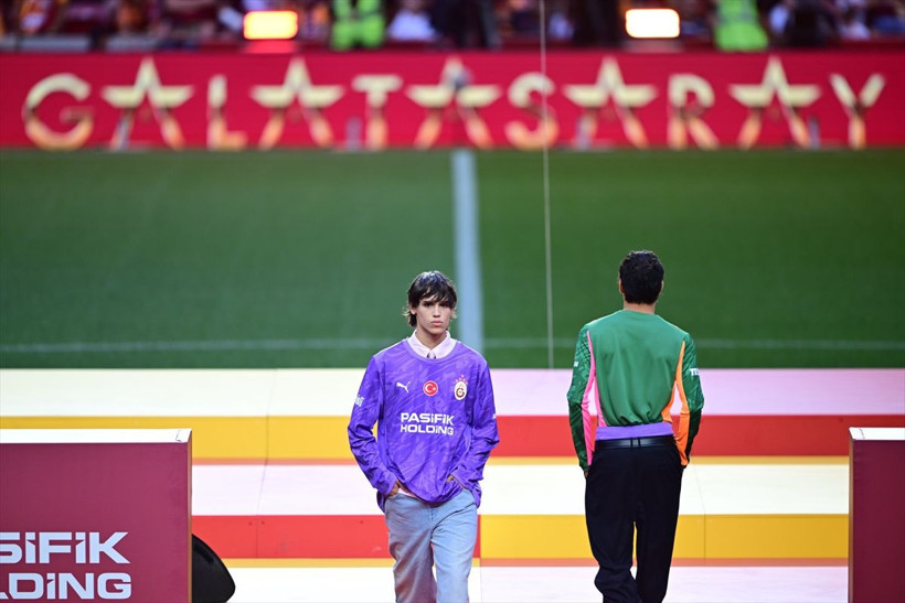 Galatasaray'da yeni sezon formalarını tanıtıldı - Resim: 5