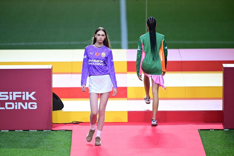 Galatasaray'da yeni sezon formalarını tanıtıldı - Resim: 3