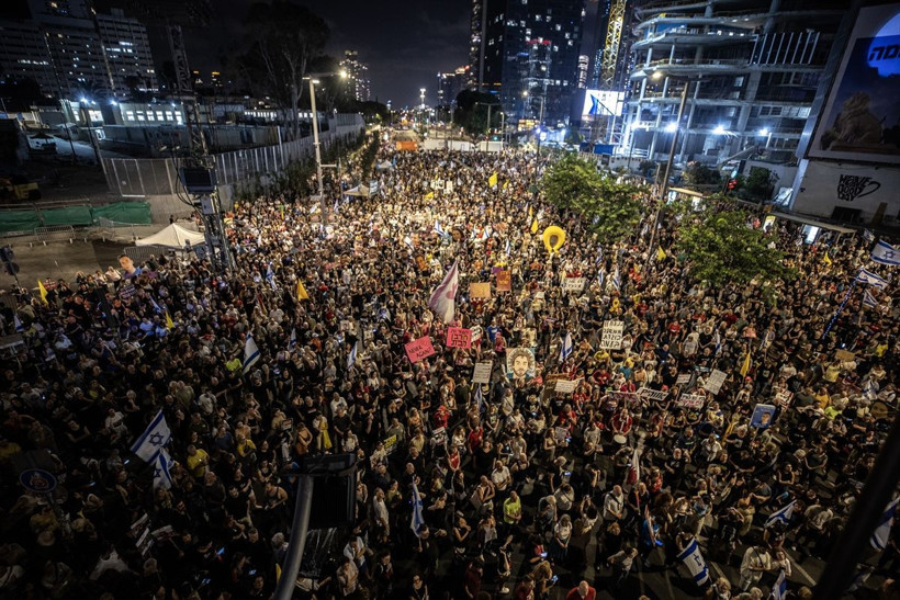 Tel Aviv'de yüzlerce kişi Gazze'de ateşkes ve İsrailli rehinelerin geri getirilmesi için sokağa çıktı - Resim: 3