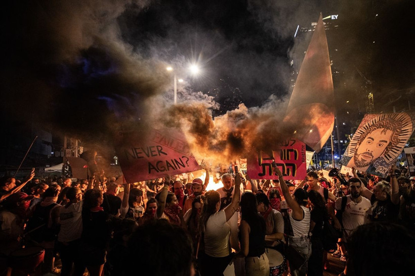 Tel Aviv'de yüzlerce kişi Gazze'de ateşkes ve İsrailli rehinelerin geri getirilmesi için sokağa çıktı - Resim: 8
