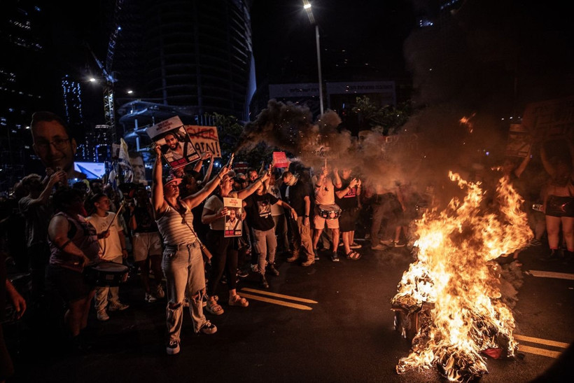 Tel Aviv'de yüzlerce kişi Gazze'de ateşkes ve İsrailli rehinelerin geri getirilmesi için sokağa çıktı - Resim: 9