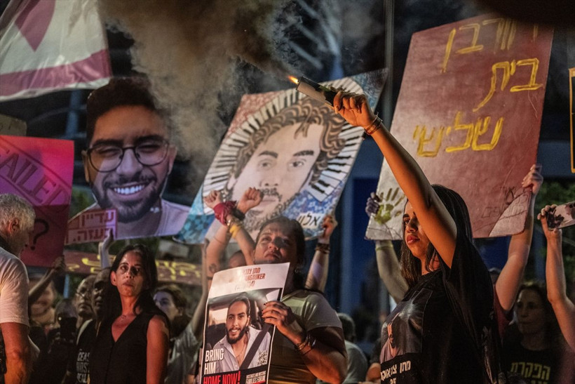 Tel Aviv'de yüzlerce kişi Gazze'de ateşkes ve İsrailli rehinelerin geri getirilmesi için sokağa çıktı - Resim: 23