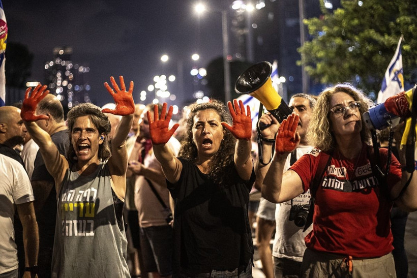 Tel Aviv'de yüzlerce kişi Gazze'de ateşkes ve İsrailli rehinelerin geri getirilmesi için sokağa çıktı - Resim: 14
