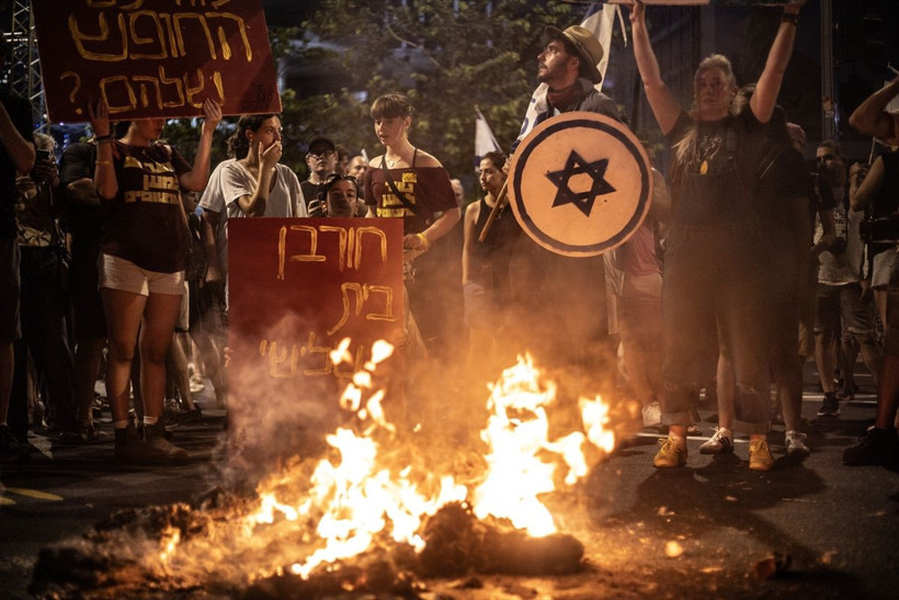Tel Aviv'de yüzlerce kişi Gazze'de ateşkes ve İsrailli rehinelerin geri getirilmesi için sokağa çıktı - Resim: 17