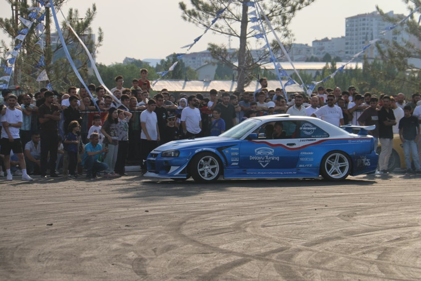 Sivas'ta belediye eliyle drift pisti açıldı: Belki gençler arasından yeni bir motor tasarımcısı çıkacak - Resim: 2
