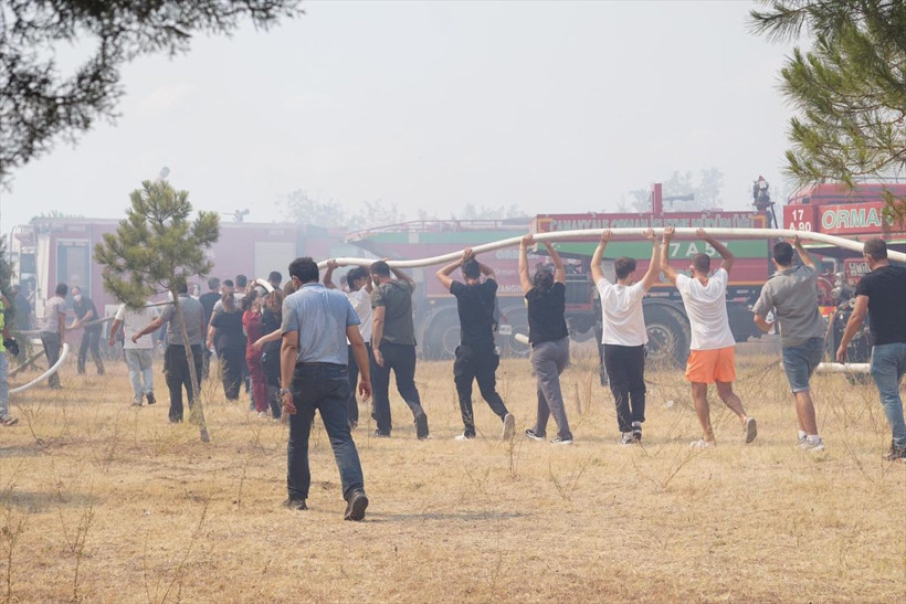 Çanakkale'de halkı tek vücut oldu: Yangına imece usulü müdahale - Resim: 6
