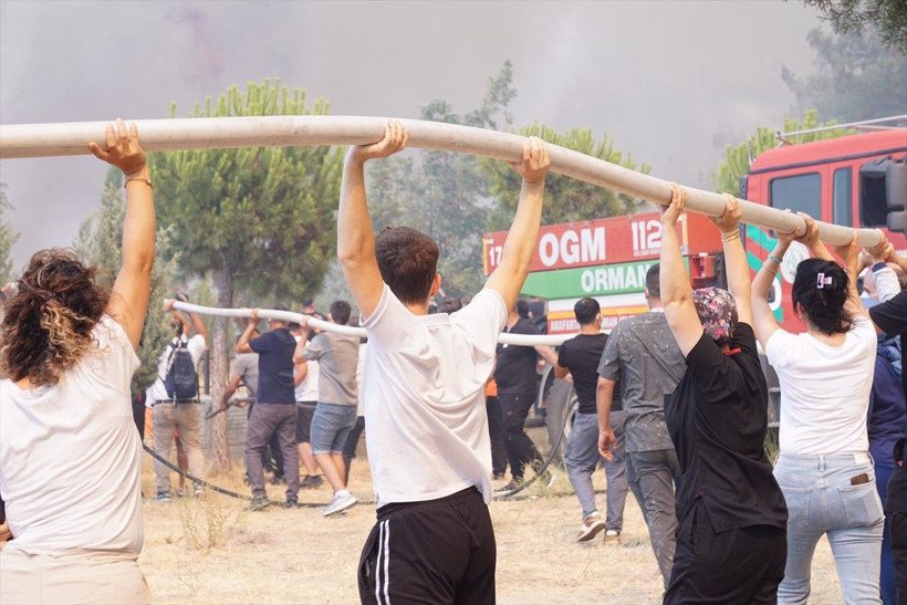 Çanakkale'de halkı tek vücut oldu: Yangına imece usulü müdahale - Resim: 9