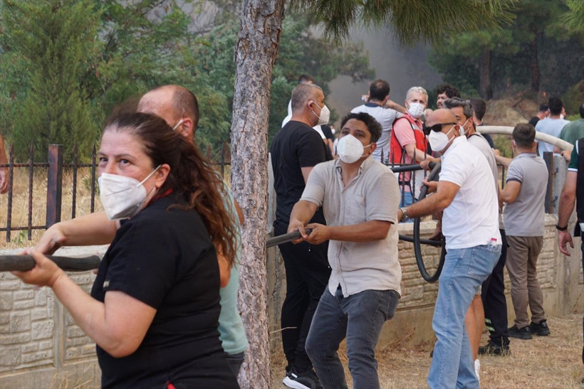 Çanakkale'de halkı tek vücut oldu: Yangına imece usulü müdahale - Resim: 10