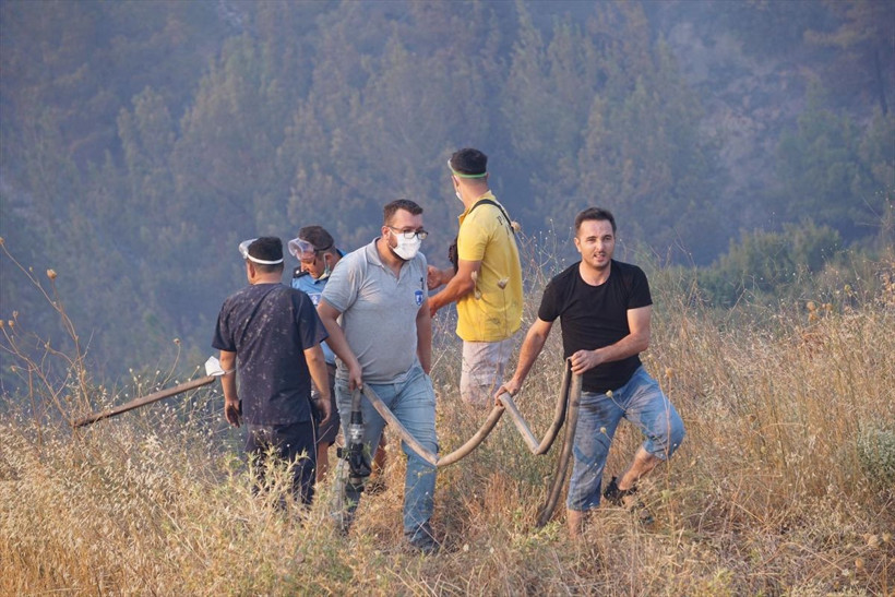 Çanakkale'de halkı tek vücut oldu: Yangına imece usulü müdahale - Resim: 12