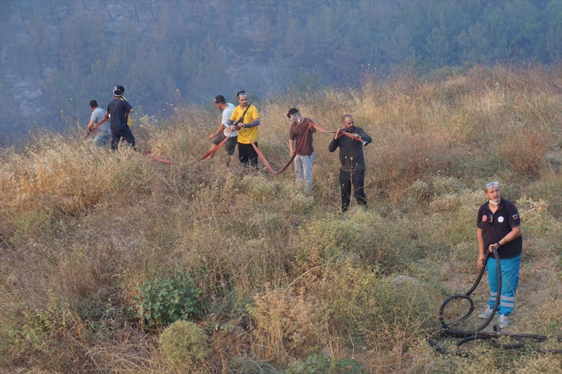 Çanakkale'de halkı tek vücut oldu: Yangına imece usulü müdahale - Resim: 14