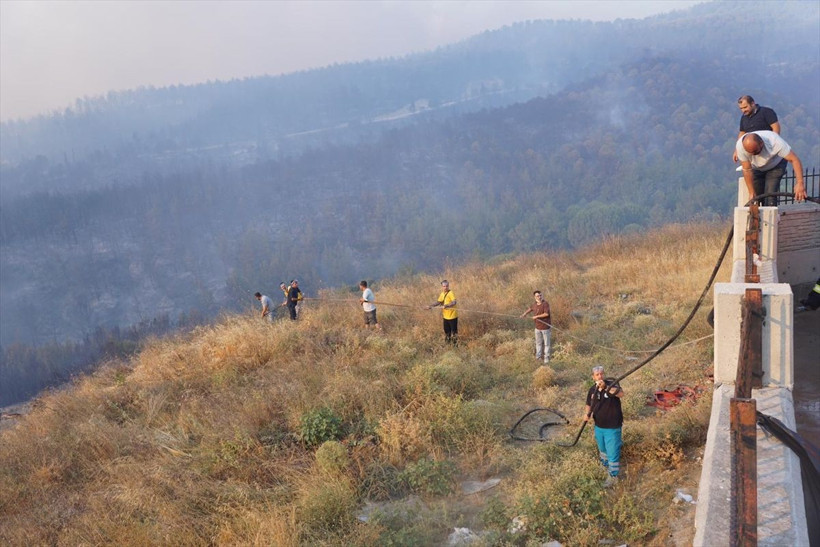Çanakkale'de halkı tek vücut oldu: Yangına imece usulü müdahale - Resim: 19