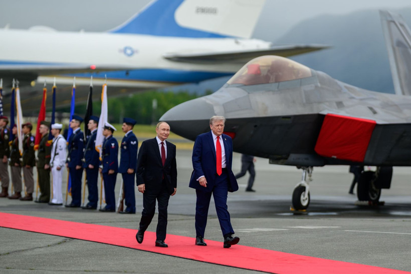 Beyaz Saray'dan Trump ve Putin'in zirvesiyle ilgili peş peşe paylaşım yaptı - Resim: 10